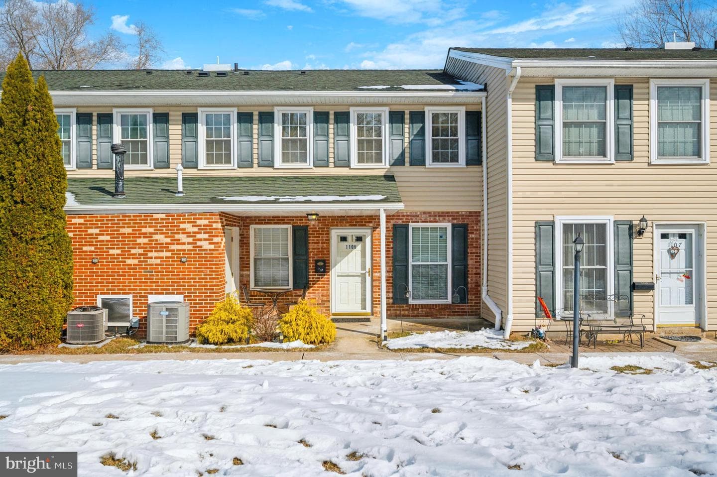 1106 Middleton photo 1