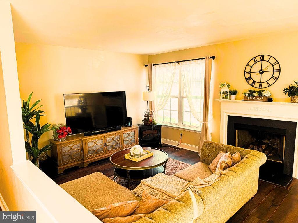 605 Hamilton Street photo 3