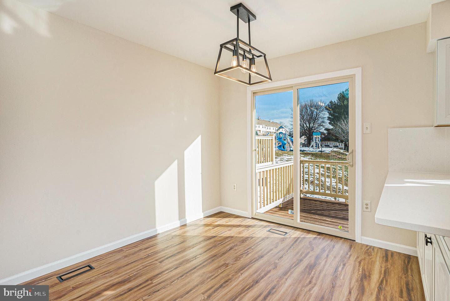 525 Maple Glen Circle photo 11