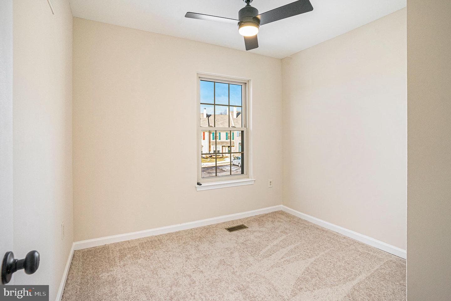 525 Maple Glen Circle photo 28