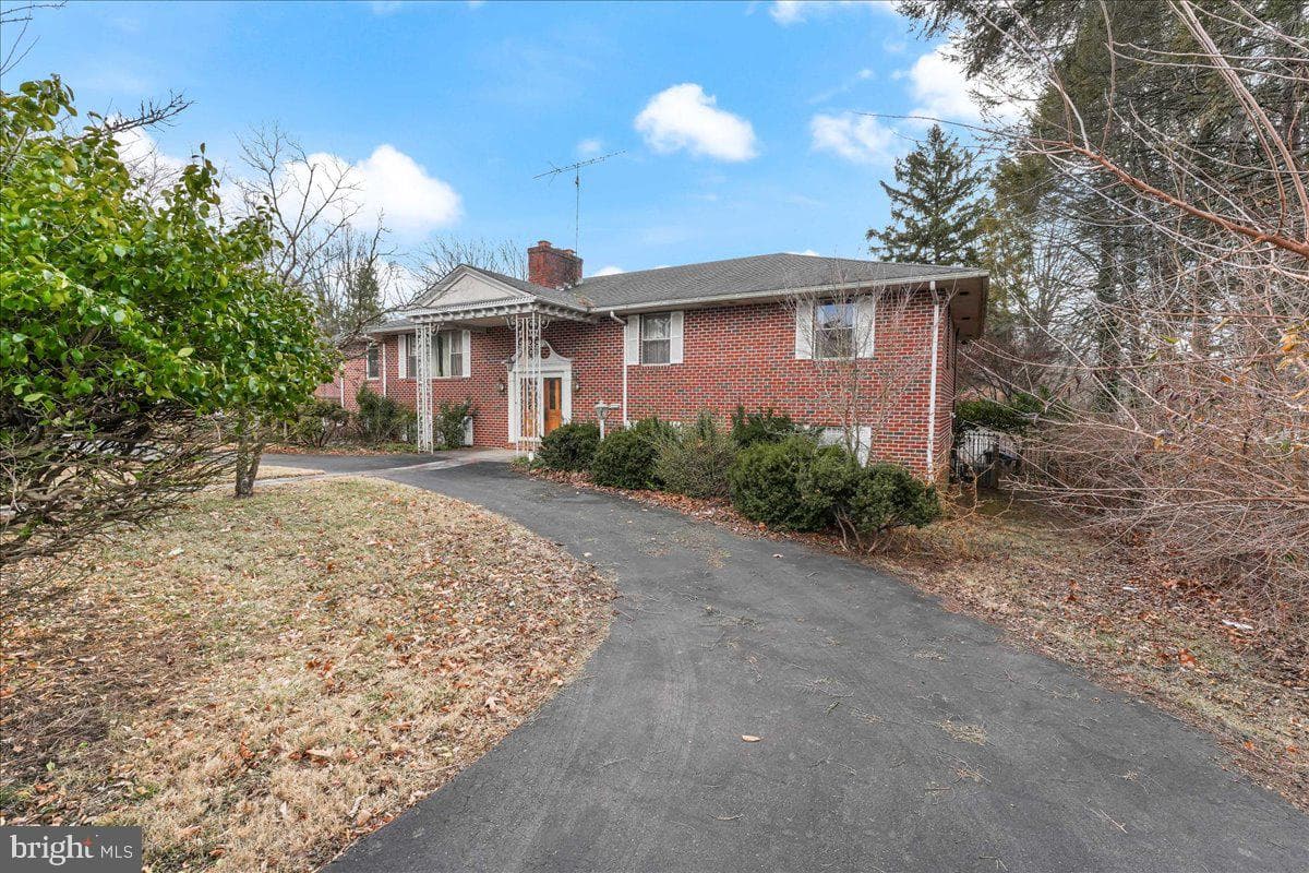 802 Northview Boulevard photo 2