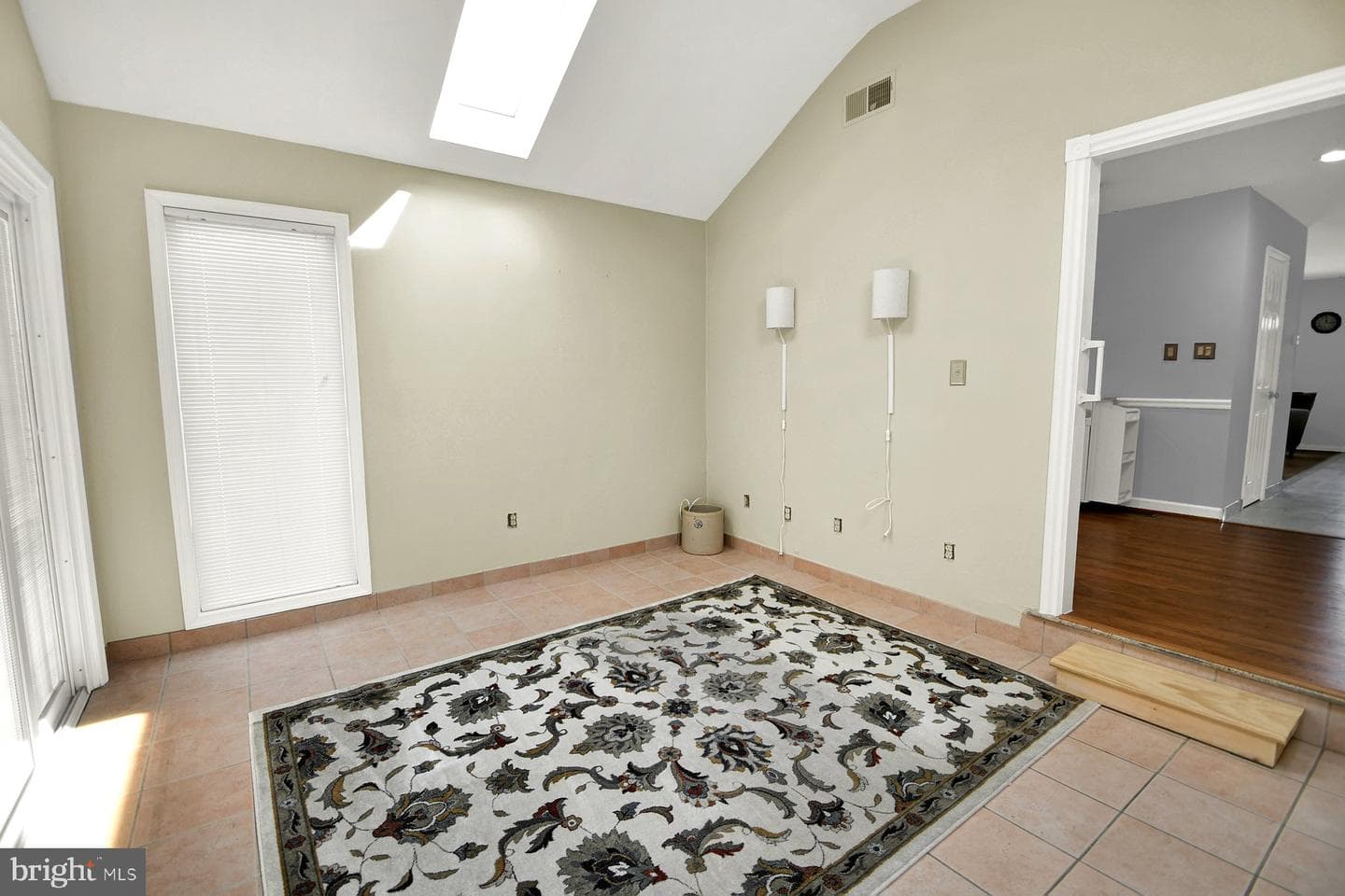 721 Sandalwood Ln photo 19