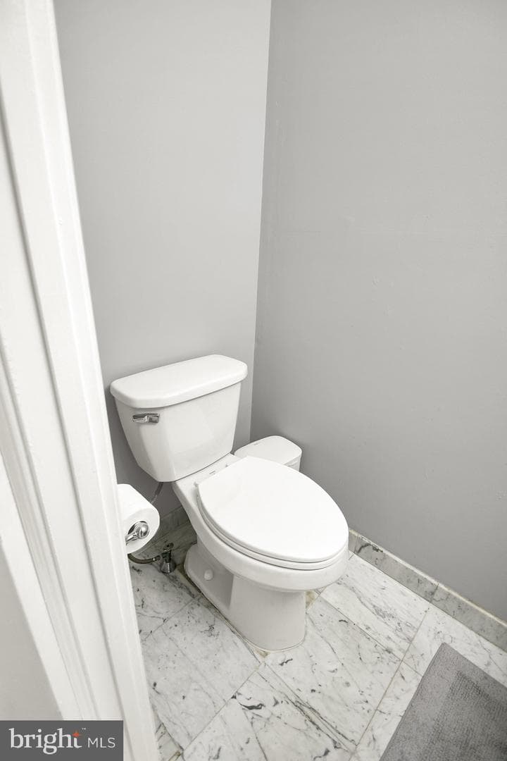 721 Sandalwood Ln photo 22