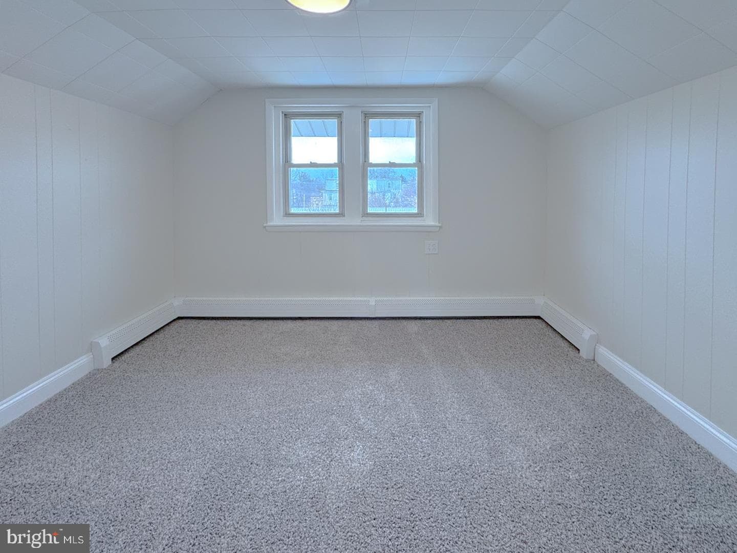 335 E Vine Street photo 19