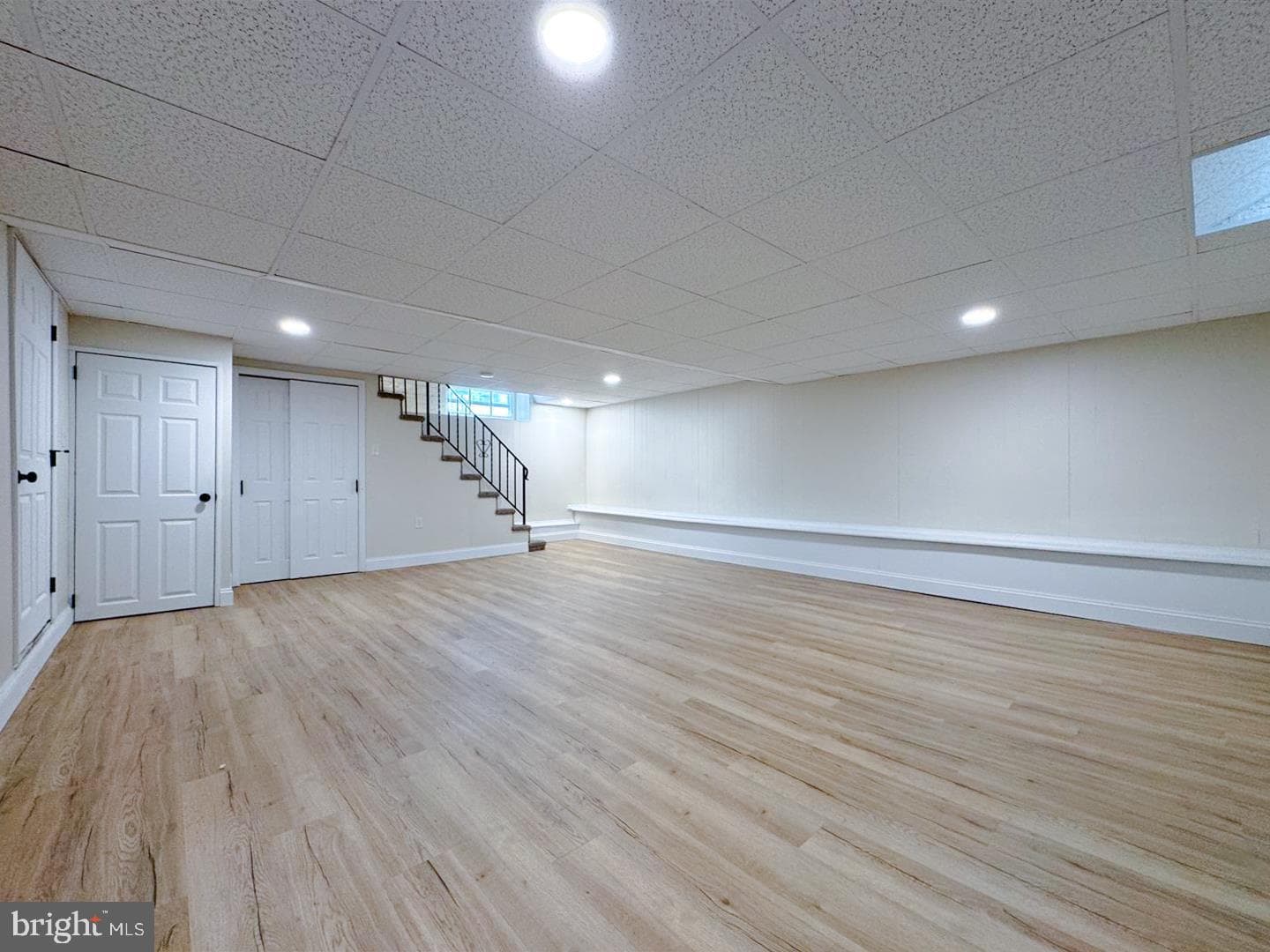 335 E Vine Street photo 28