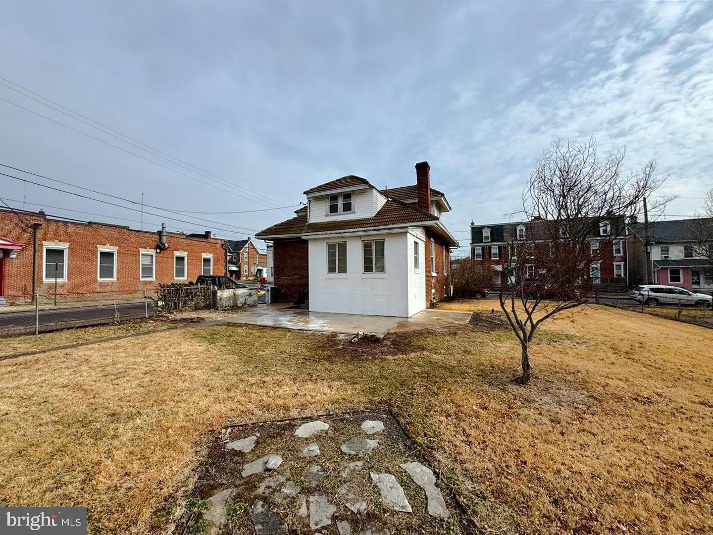 335 E Vine Street photo 31