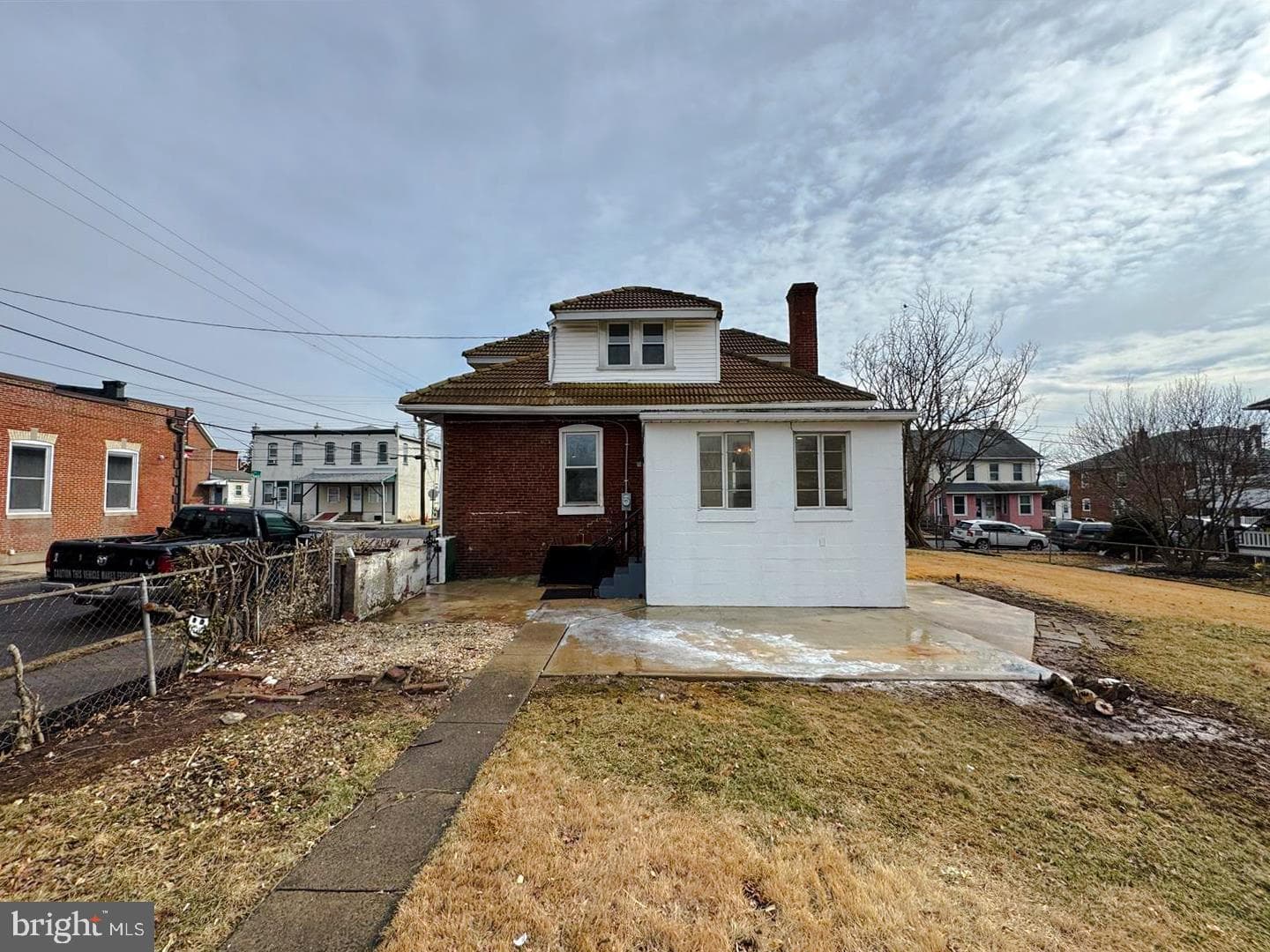 335 E Vine Street photo 32