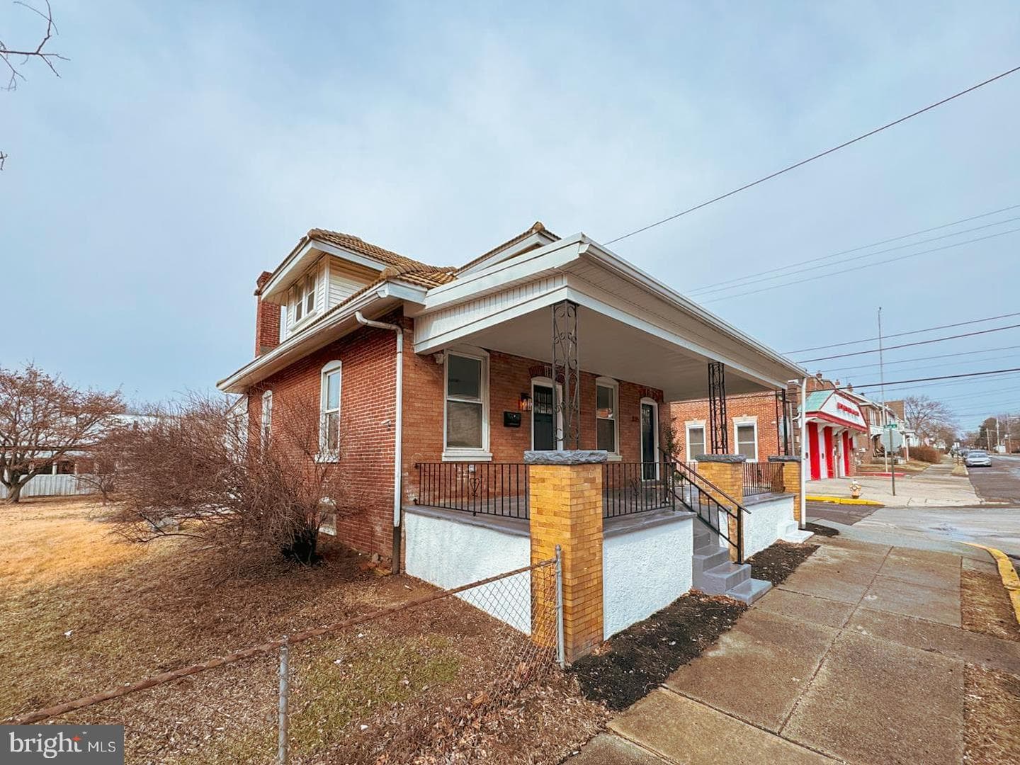 335 E Vine Street photo 34