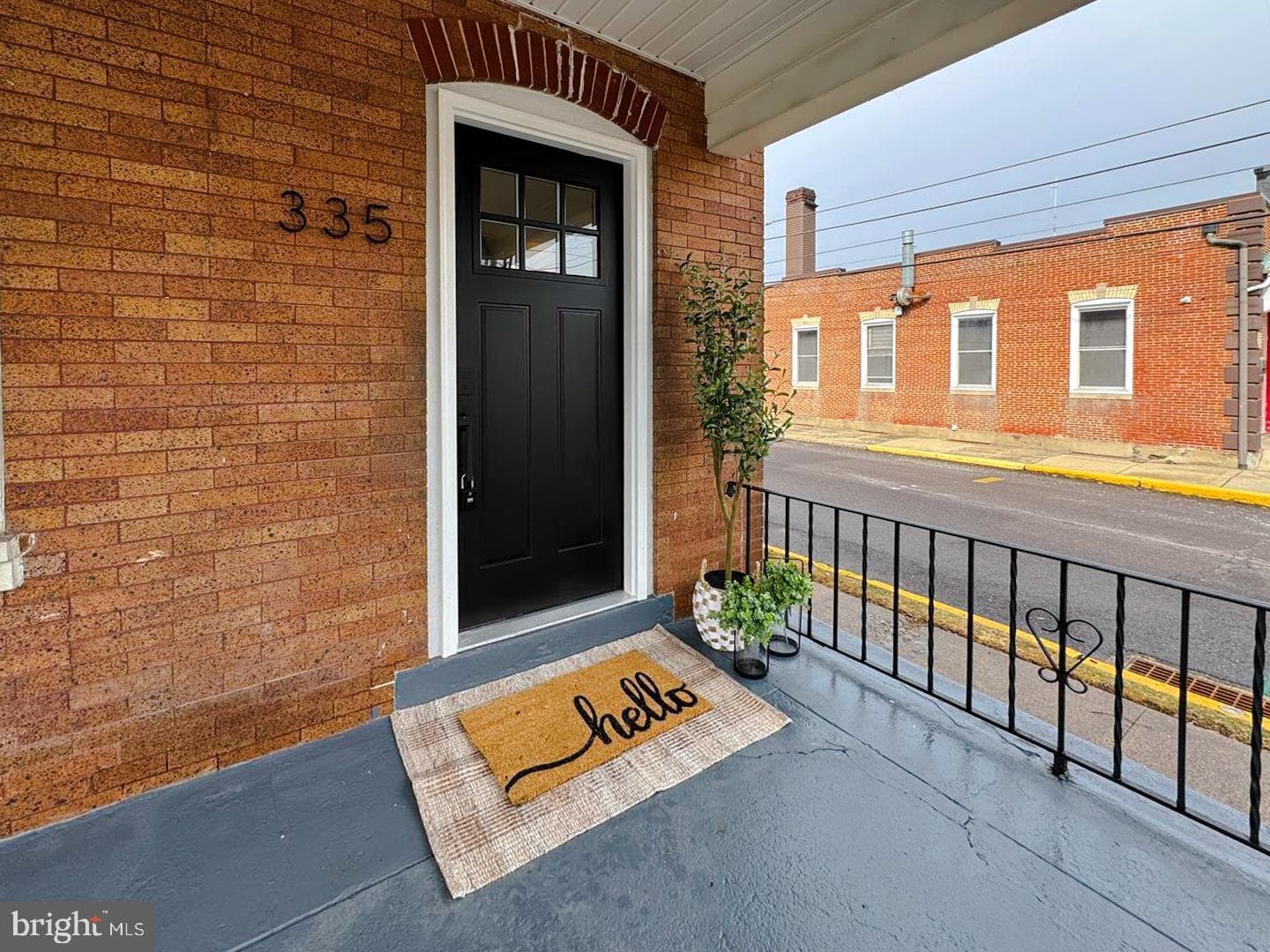 335 E Vine Street photo 4