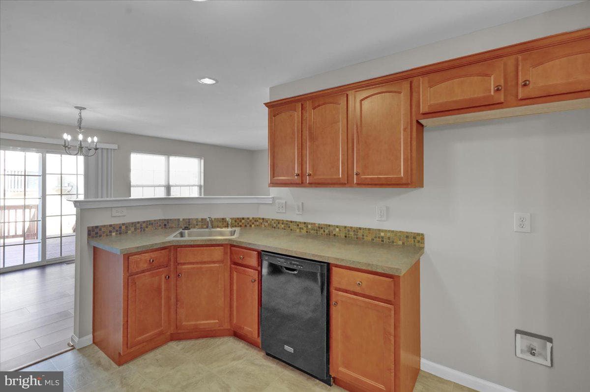 913 Carrington Drive photo 10