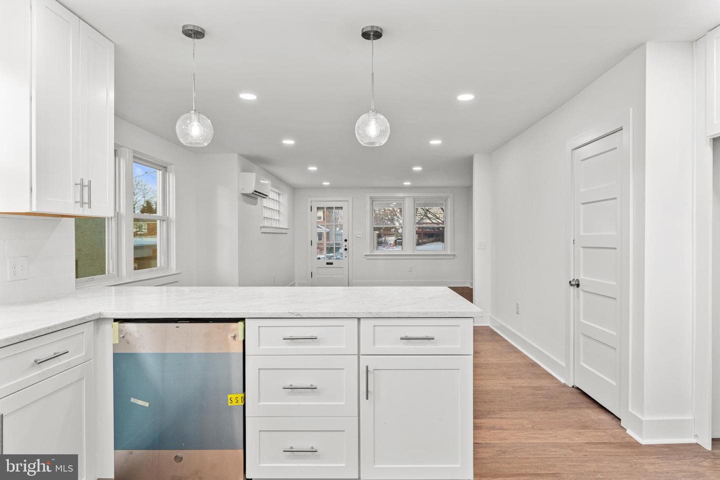 407 W 11th Avenue photo 8