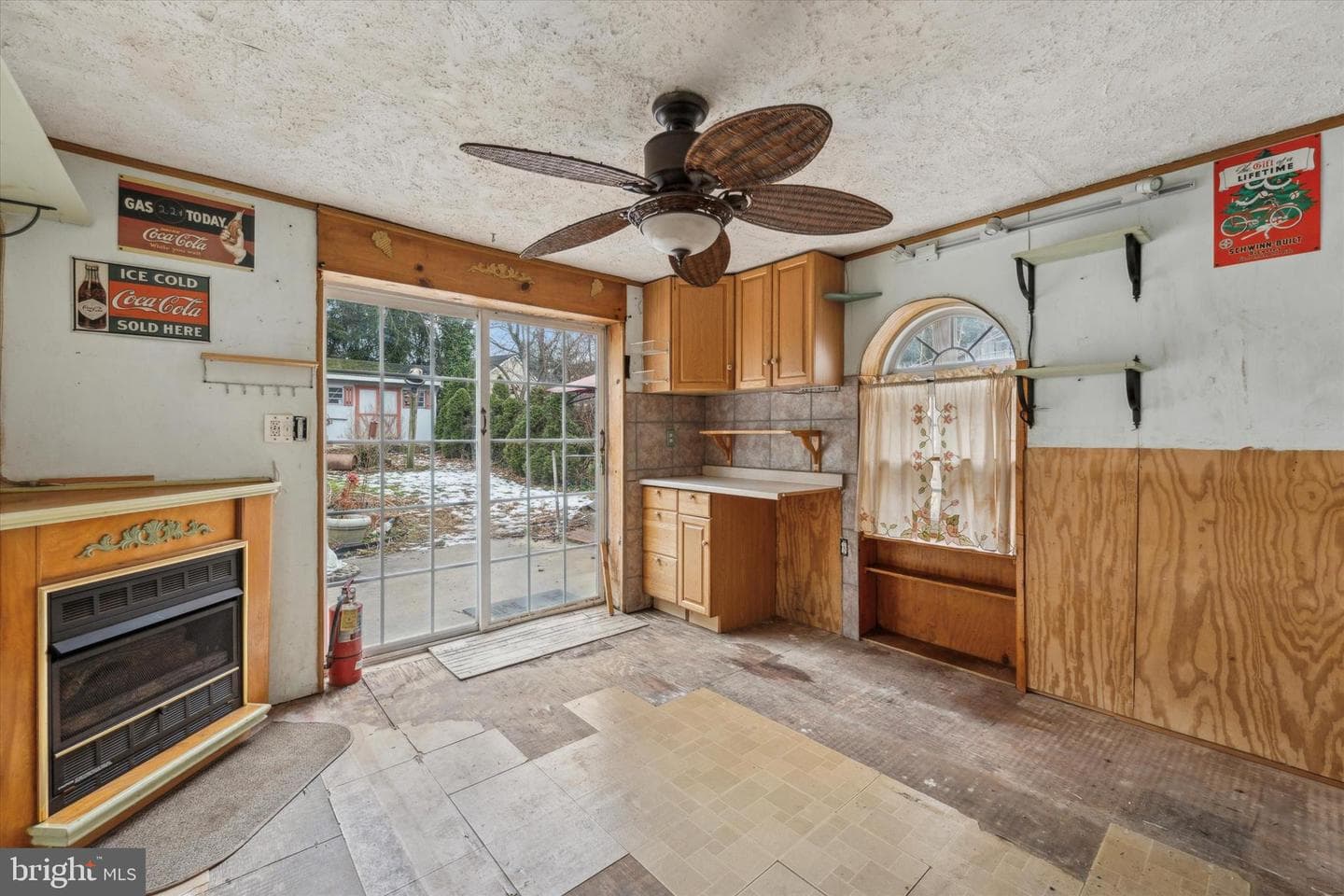 535 W Church Road photo 2