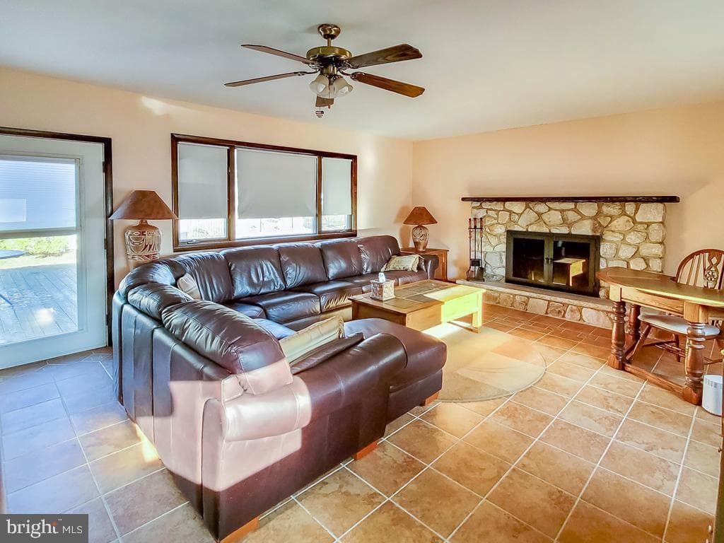 514 Sherwood Lane photo 3
