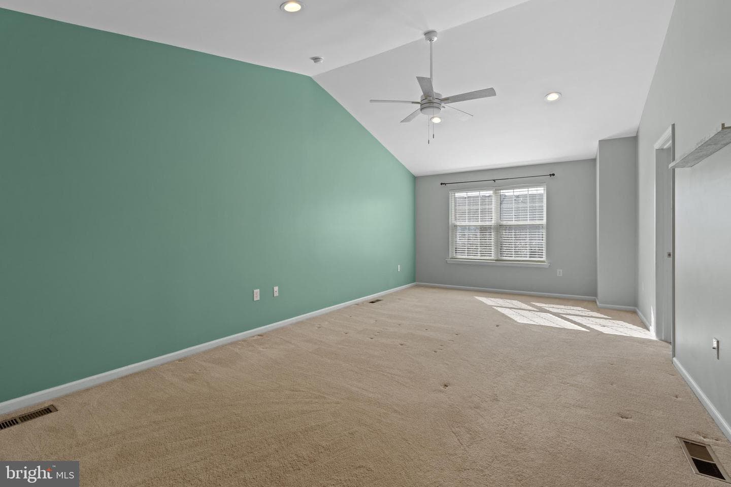 2012 Hayward Avenue photo 19