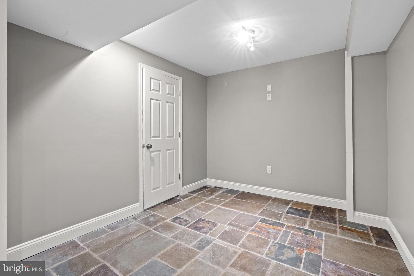 2012 Hayward Avenue photo 36