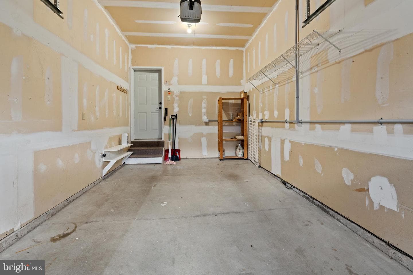 2012 Hayward Avenue photo 38