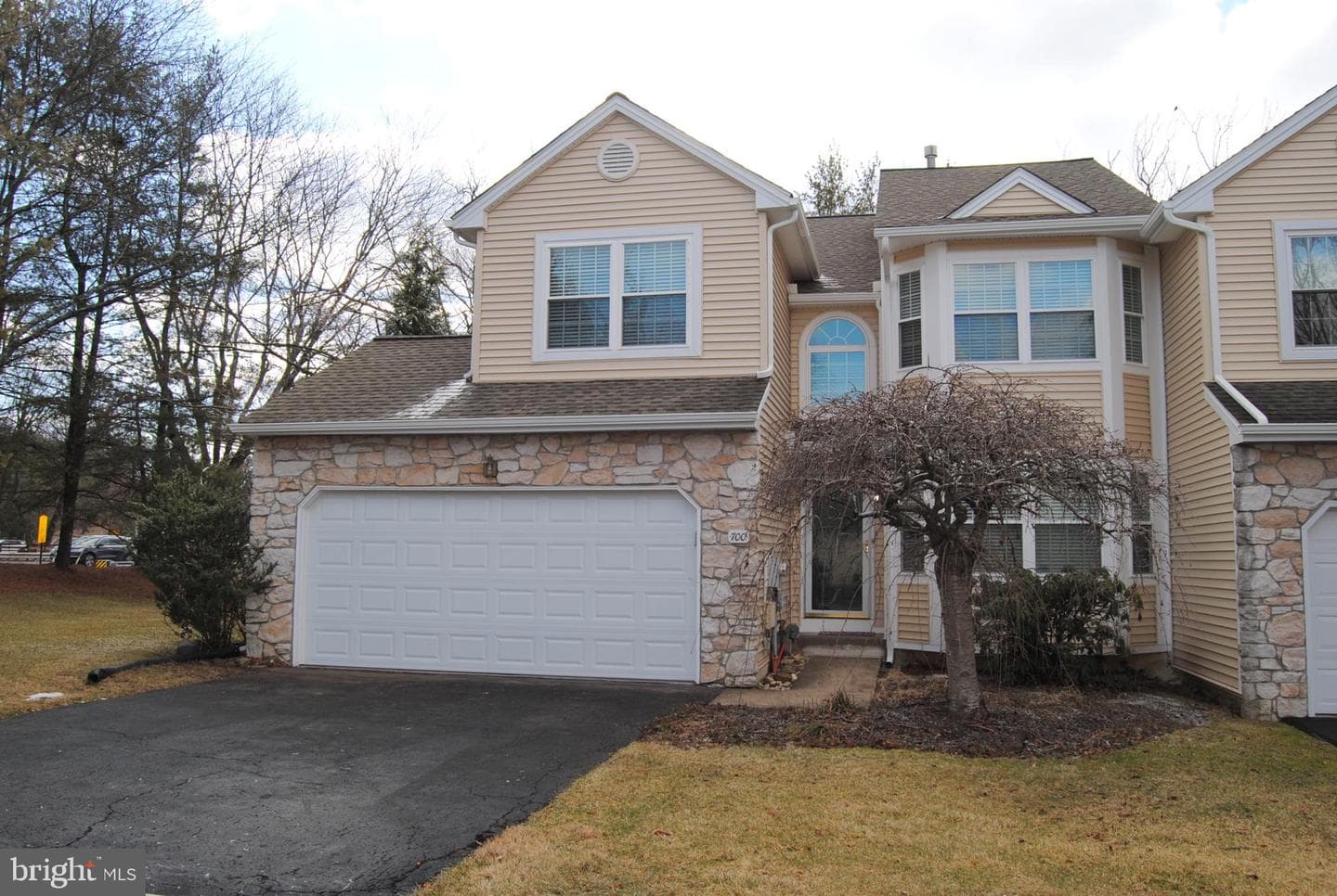 700 Locust Lane photo 2