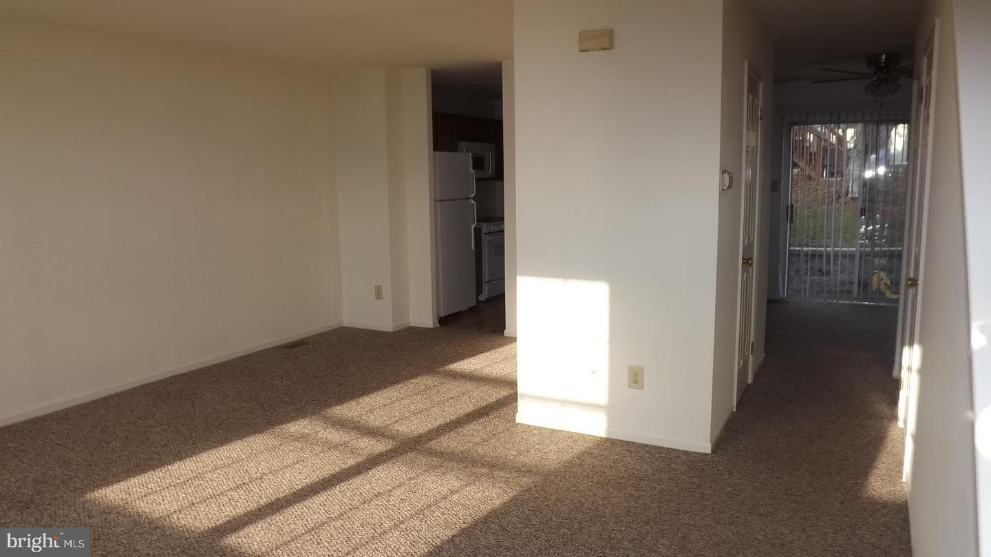 2403 Hillendale