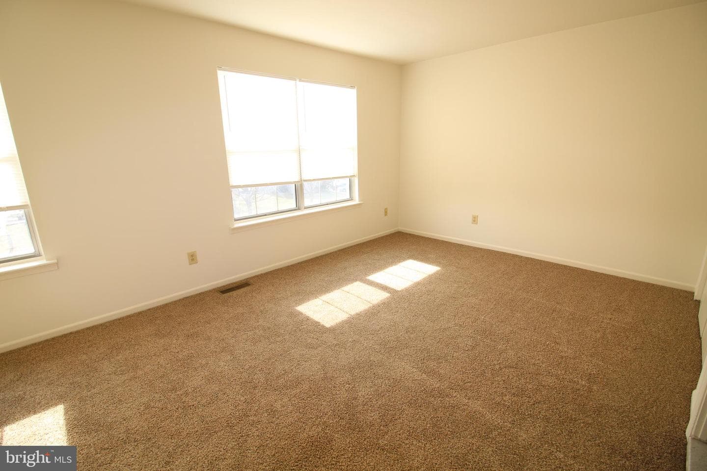 2403 Hillendale photo 16