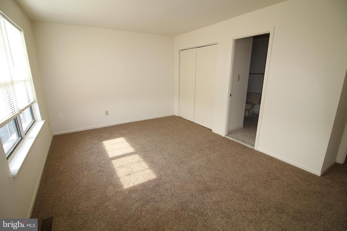 2403 Hillendale photo 17