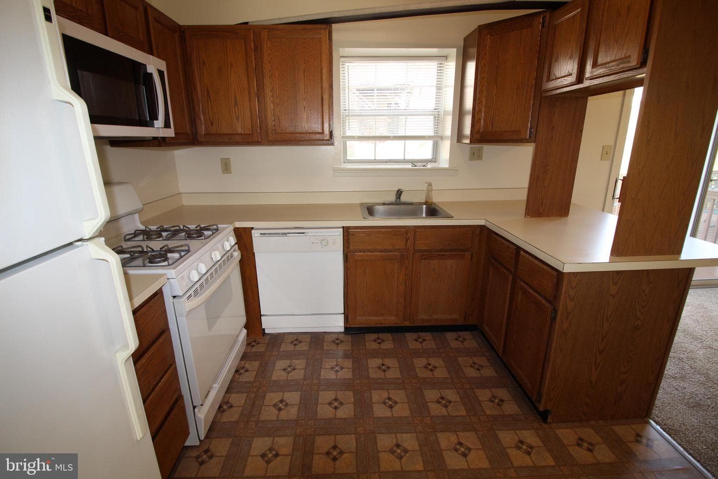 2403 Hillendale photo 23