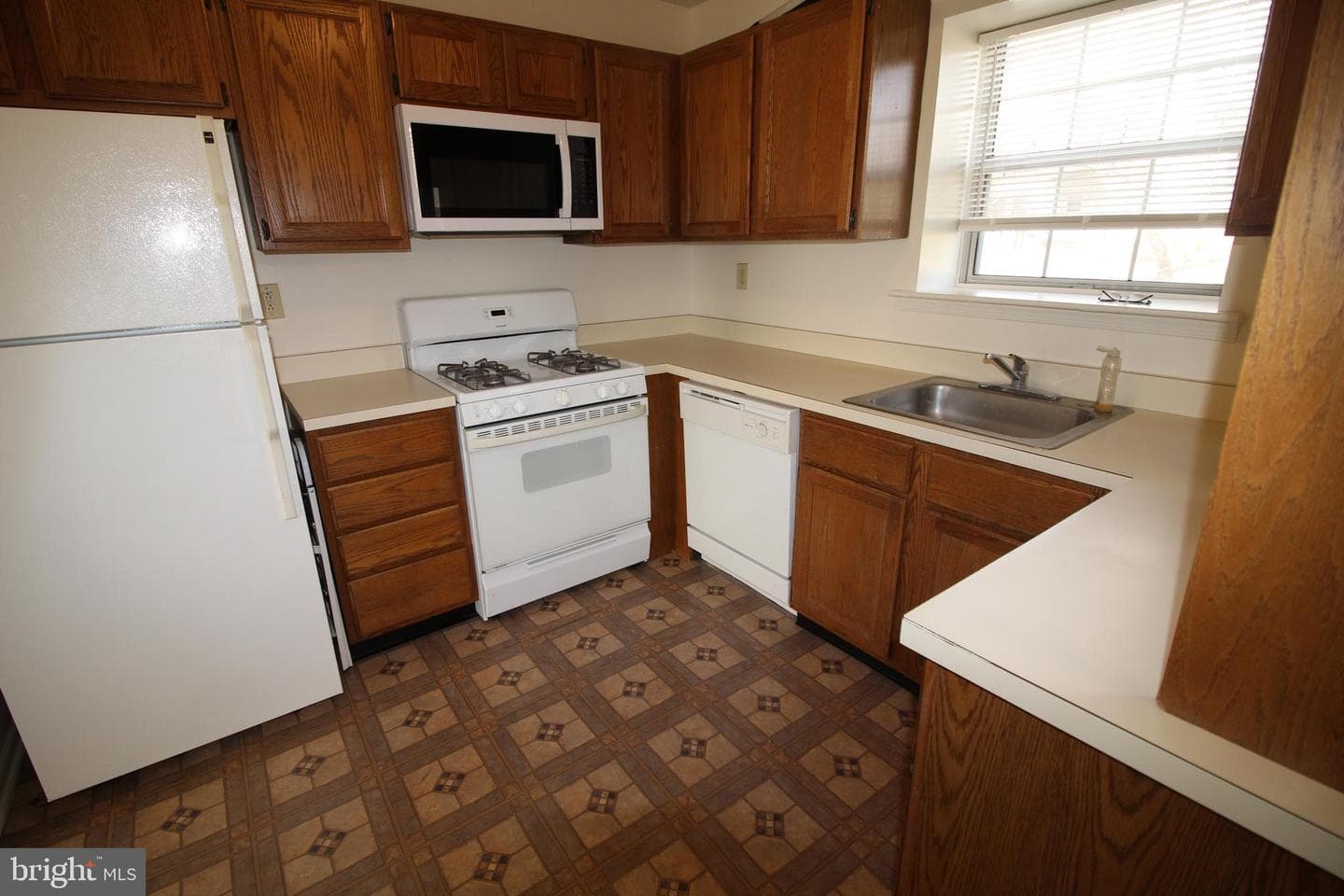 2403 Hillendale photo 24