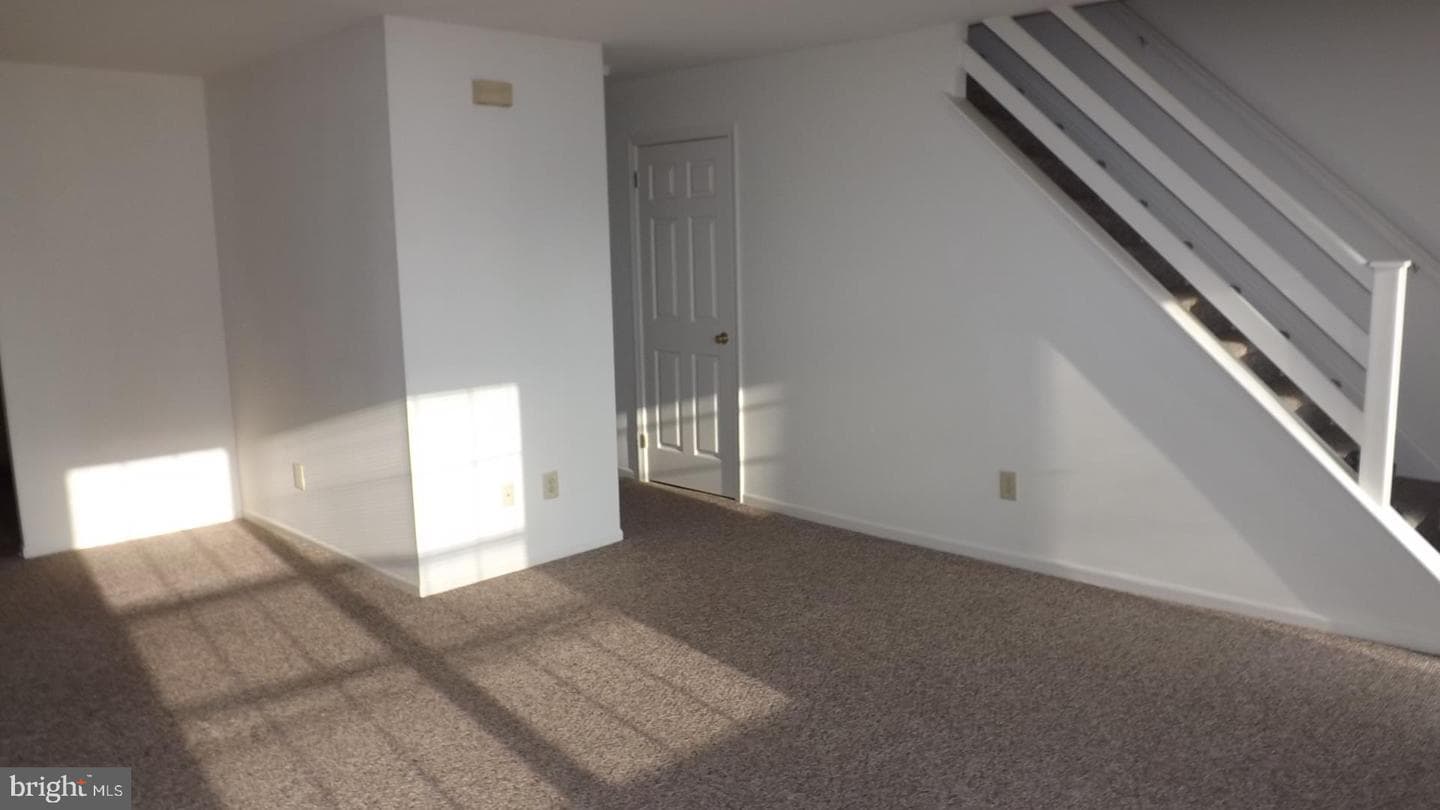 2403 Hillendale photo 3