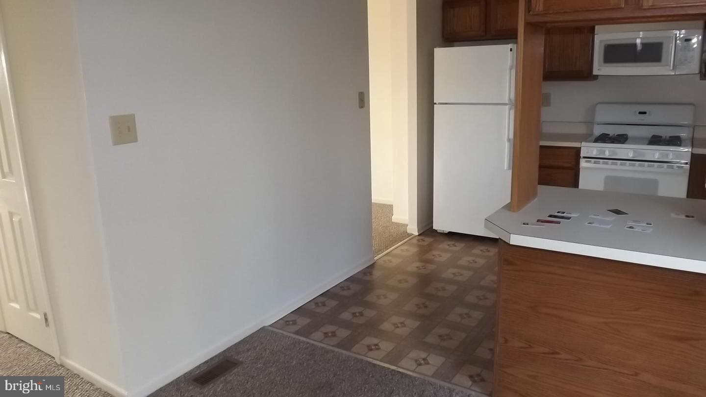 2403 Hillendale photo 7