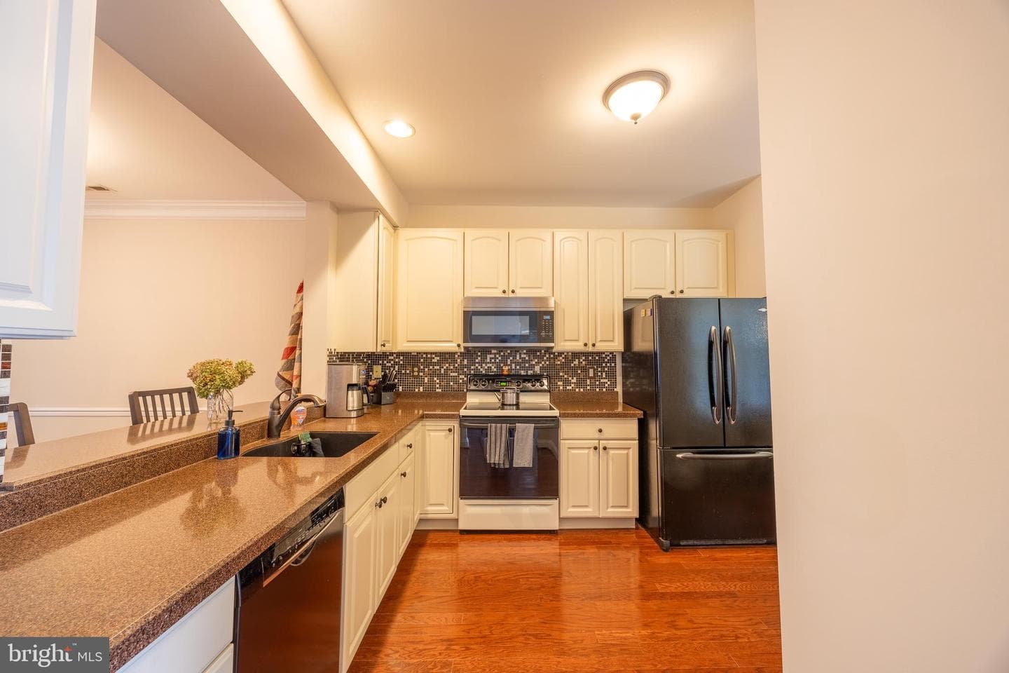 8 Newbury Way photo 10