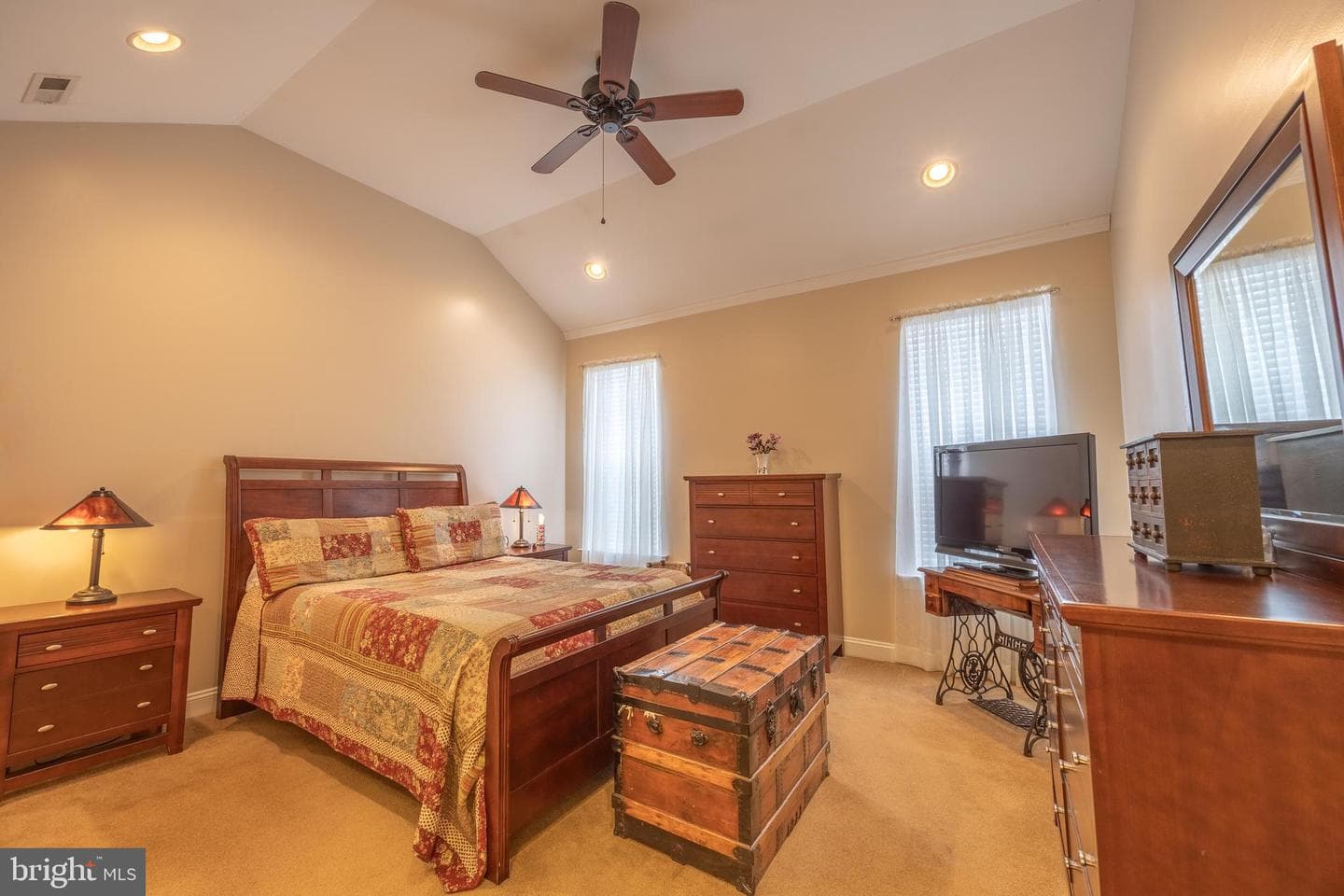 8 Newbury Way photo 12