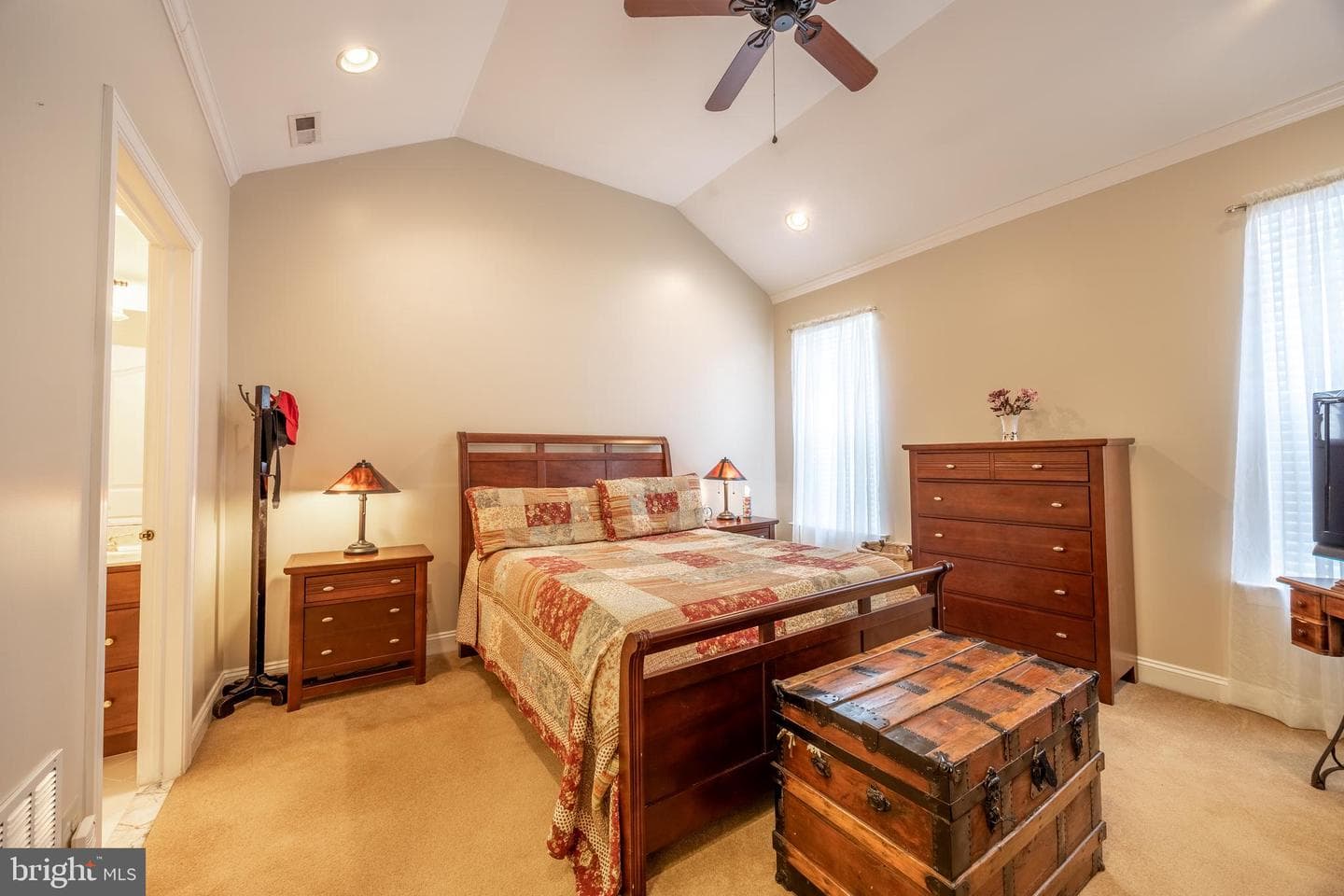 8 Newbury Way photo 13
