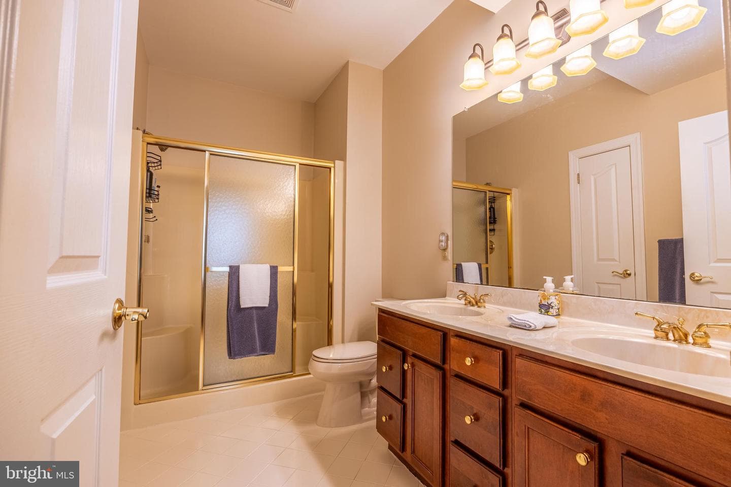 8 Newbury Way photo 16