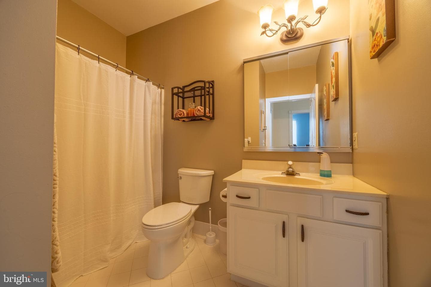 8 Newbury Way photo 19