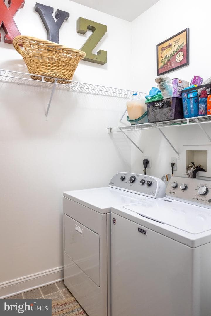 8 Newbury Way photo 24