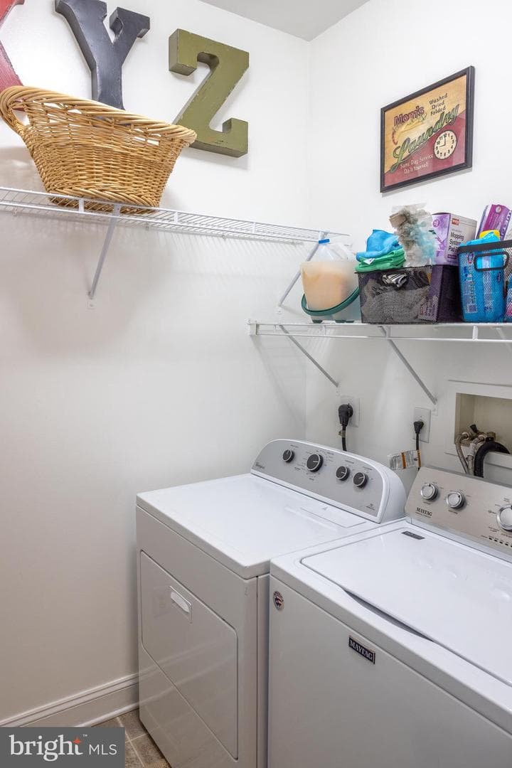 8 Newbury Way photo 25