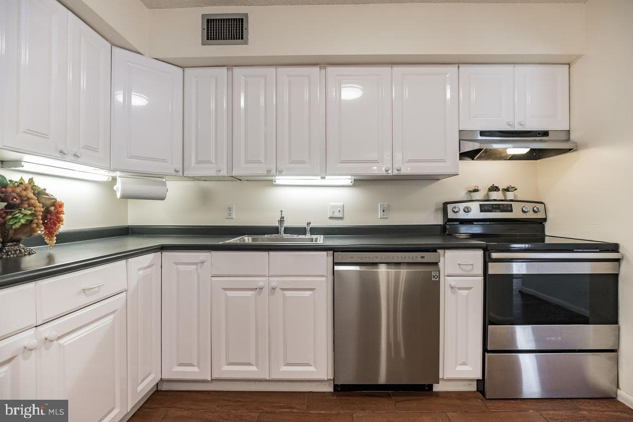 10807 Valley Forge Circle #807 photo 3