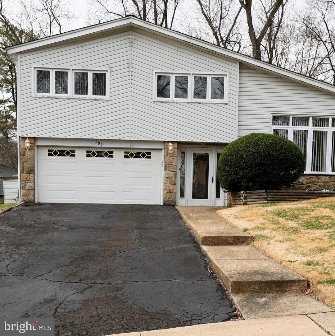 209 Red Barn Road photo 1
