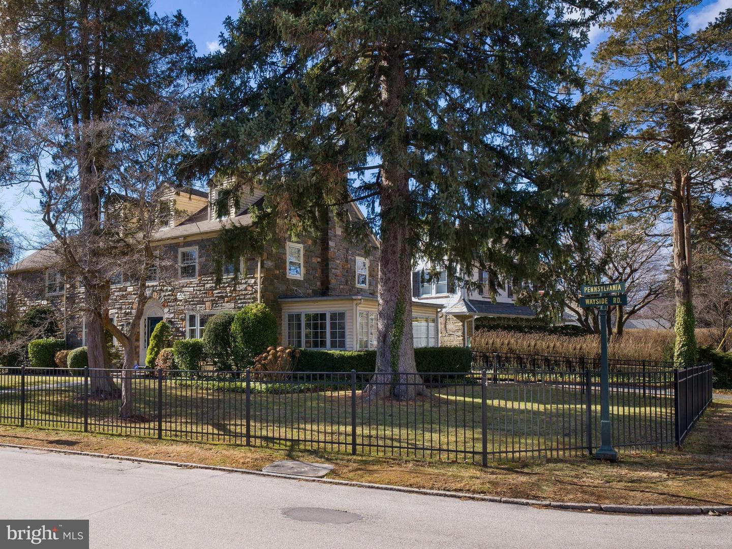 151 Pennsylvania Avenue photo 4