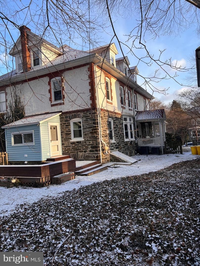 109 Chestnut Avenue photo 2