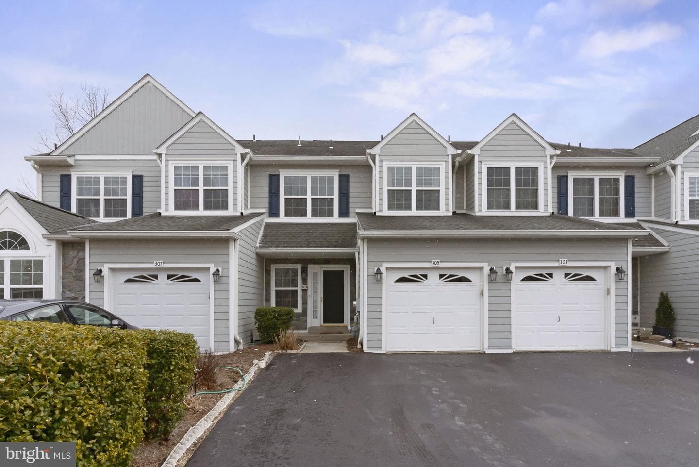 305 Donna Drive photo 2