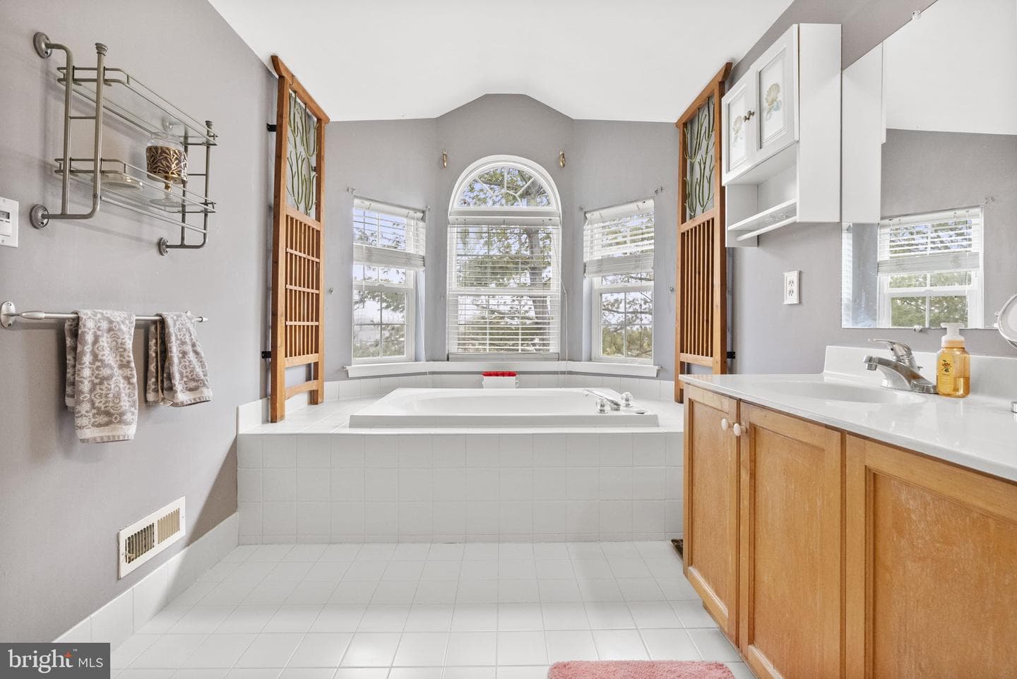 305 Donna Drive photo 36