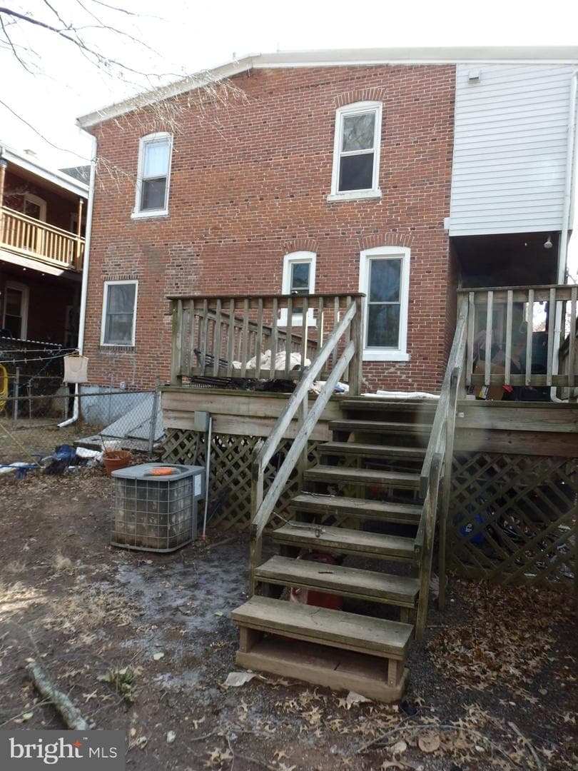 517 W 5th Street photo 32
