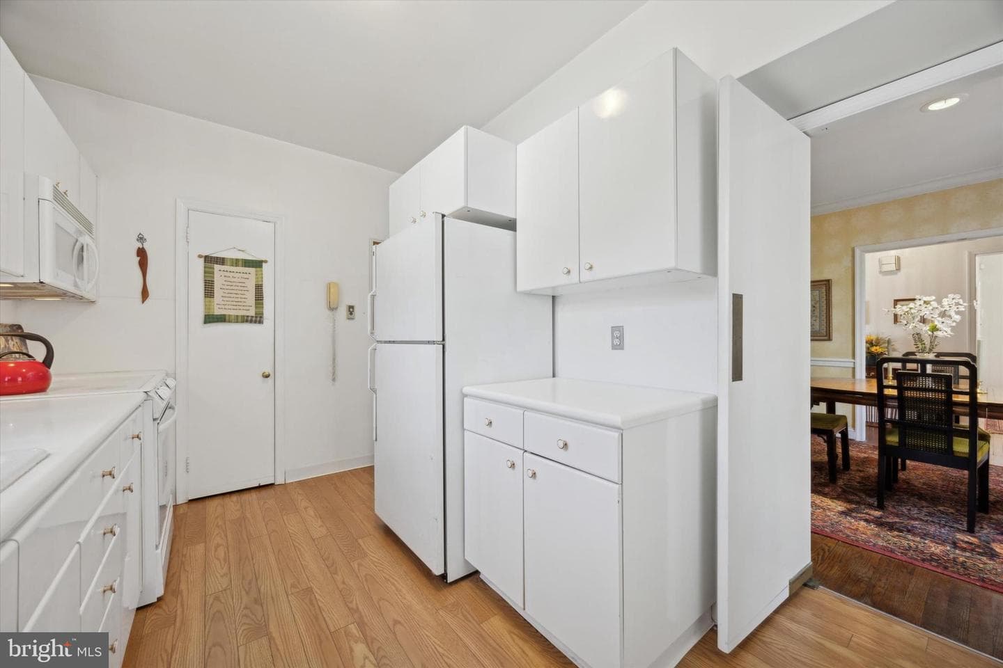 8103 Ardmore Avenue photo 10