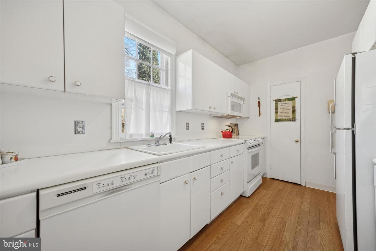 8103 Ardmore Avenue photo 11