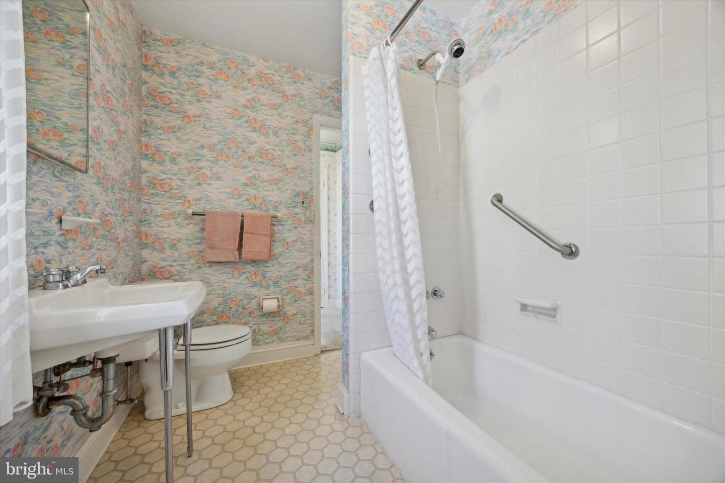 8103 Ardmore Avenue photo 26