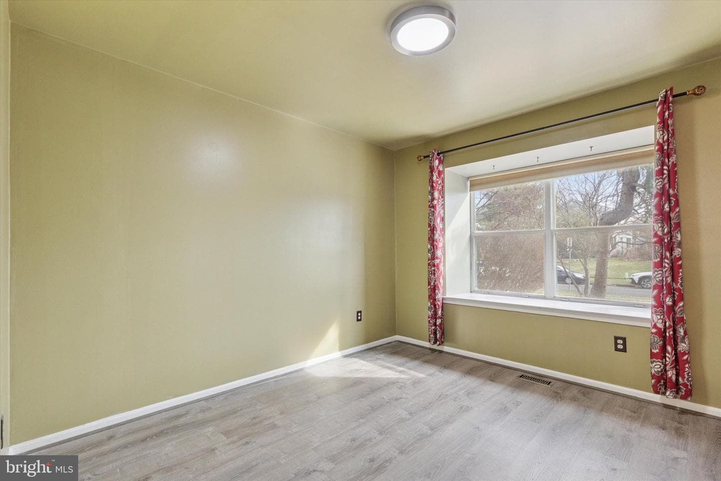 150 Station Drive photo 7