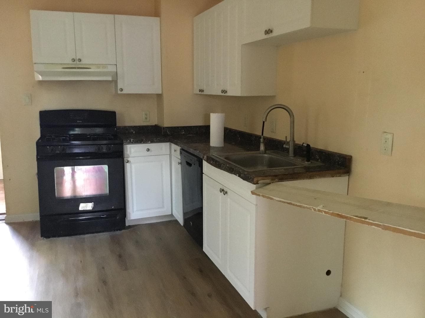 517 Stanbridge Street photo 4
