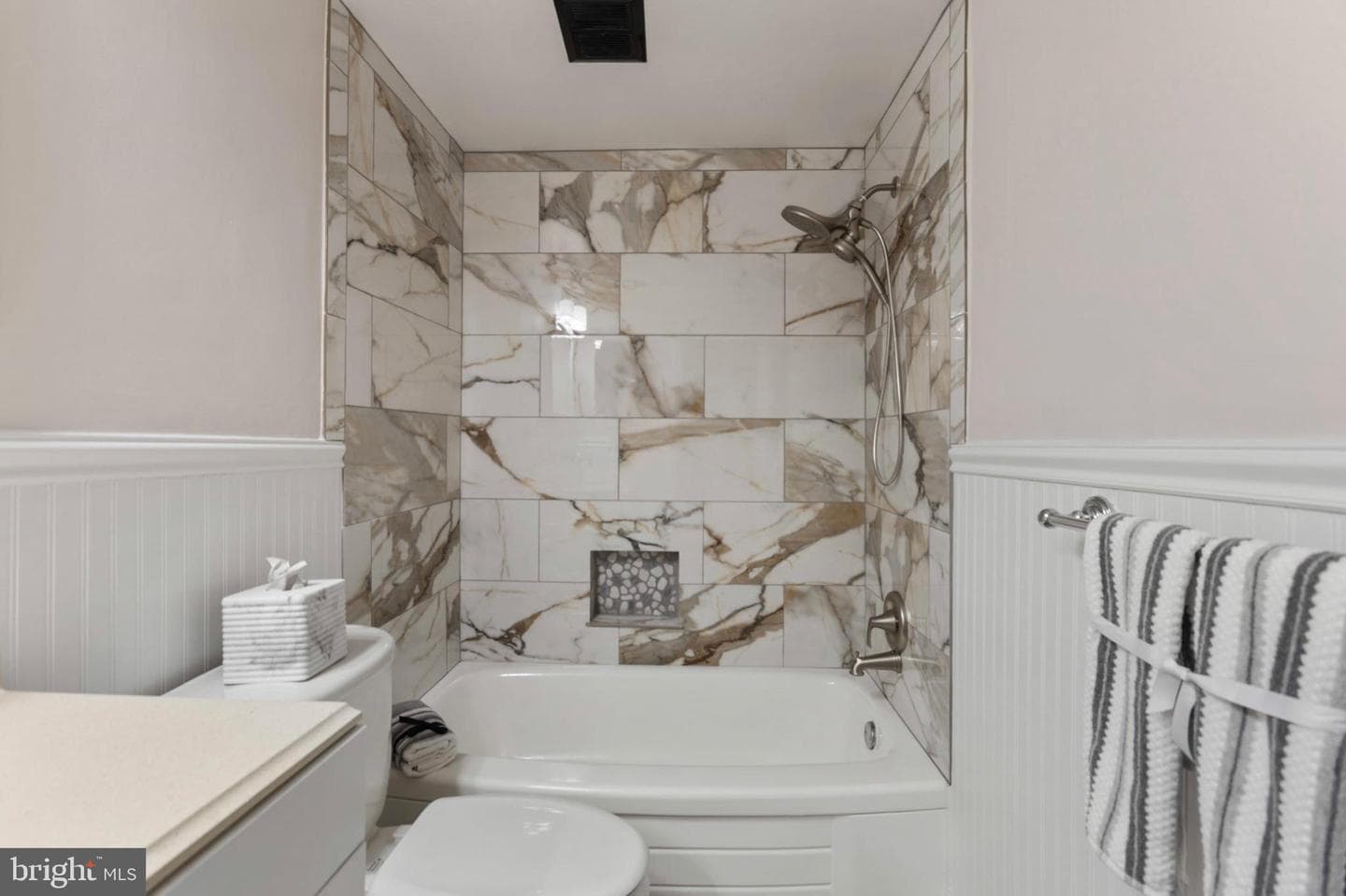 250 Tanglewood Lane #n4 photo 16
