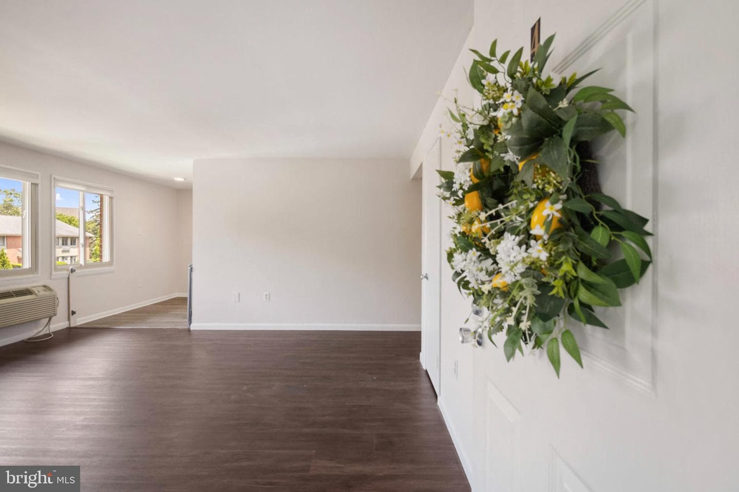 250 Tanglewood Lane #n4 photo 2