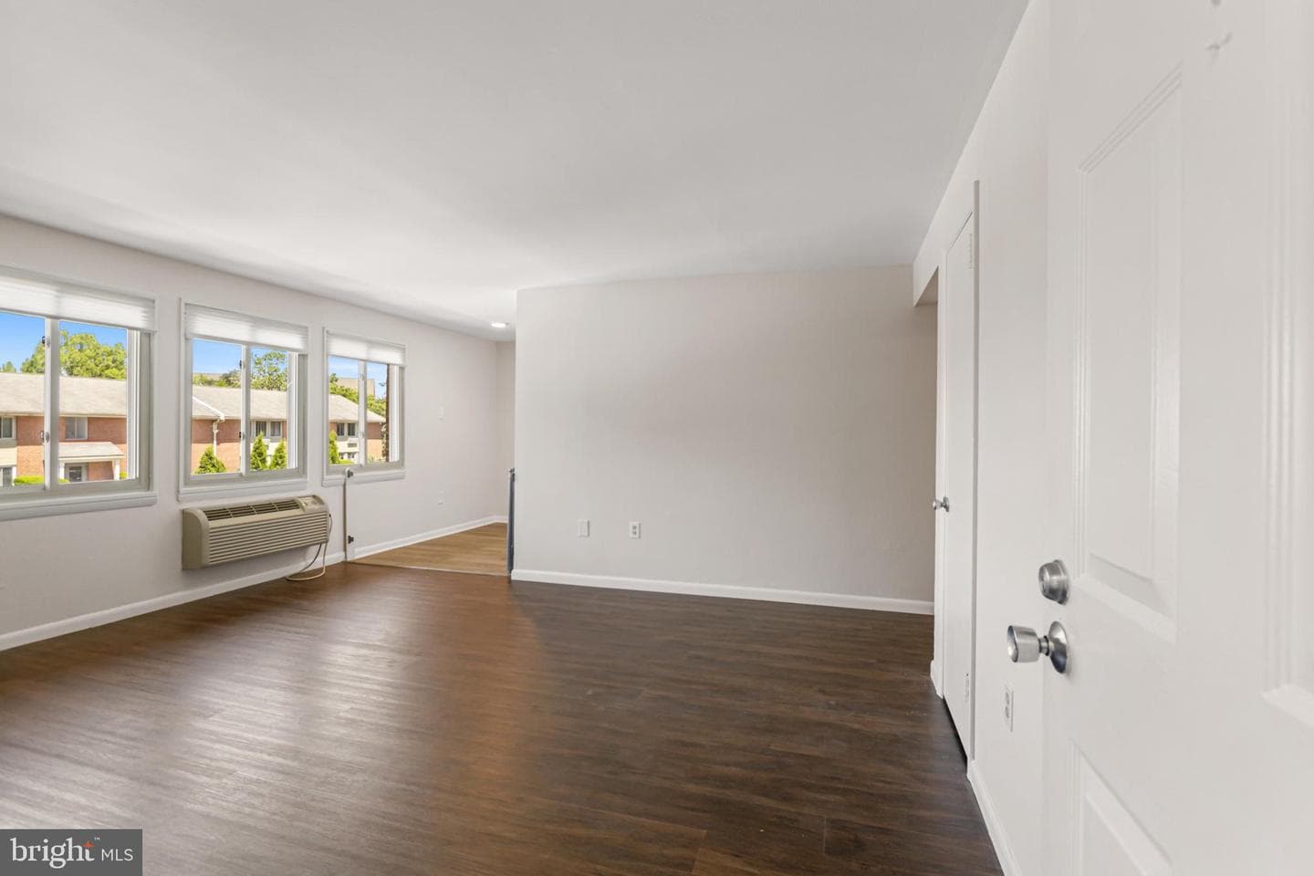 250 Tanglewood Lane #n4 photo 4
